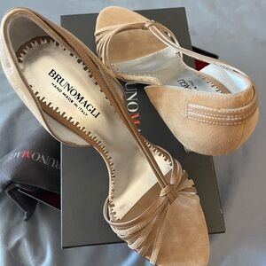 Bruno Magli Women's Brown Suede Heels